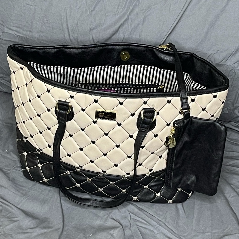 Love Betsey by Betsey Johnson shoulder tote